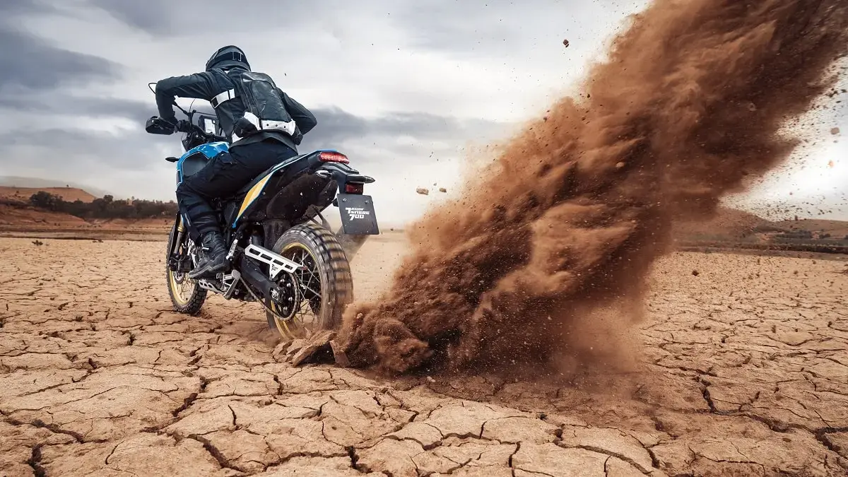 Moto Test background