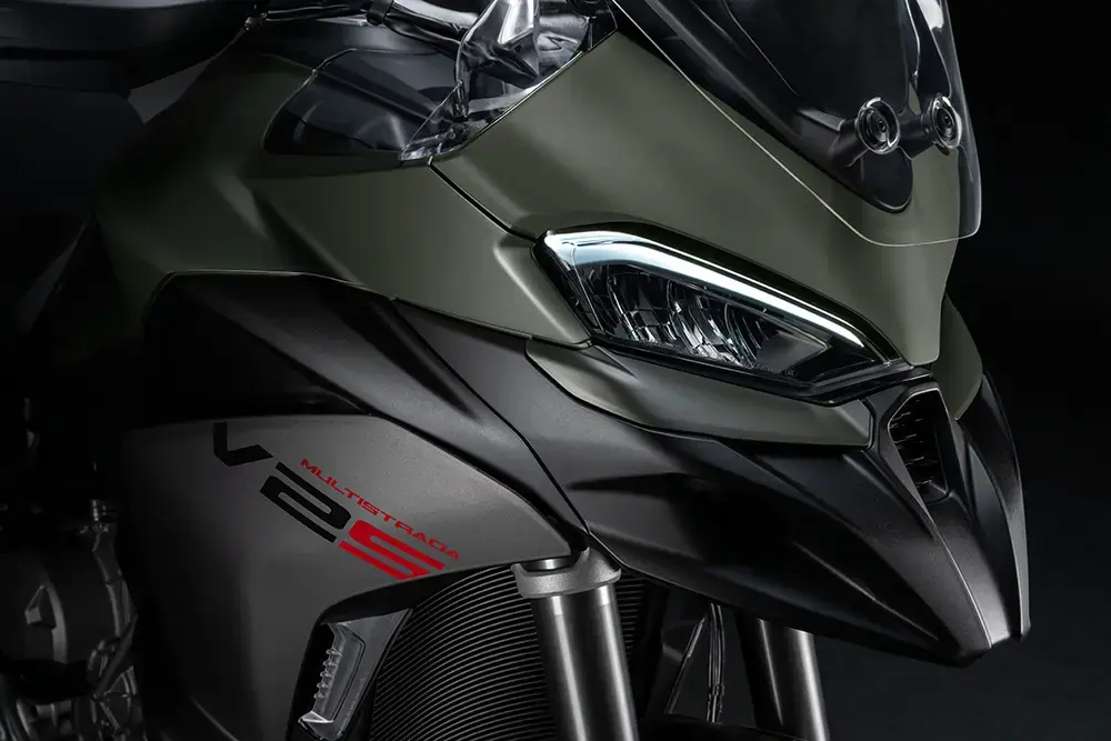 Zarif burun ve ışıklar Ducati Multistrada V2