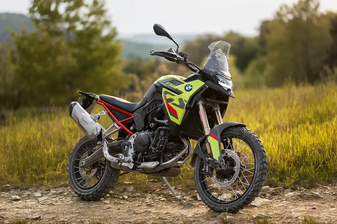 nowe bmw f900GS w żółtym kolorze São Paulo