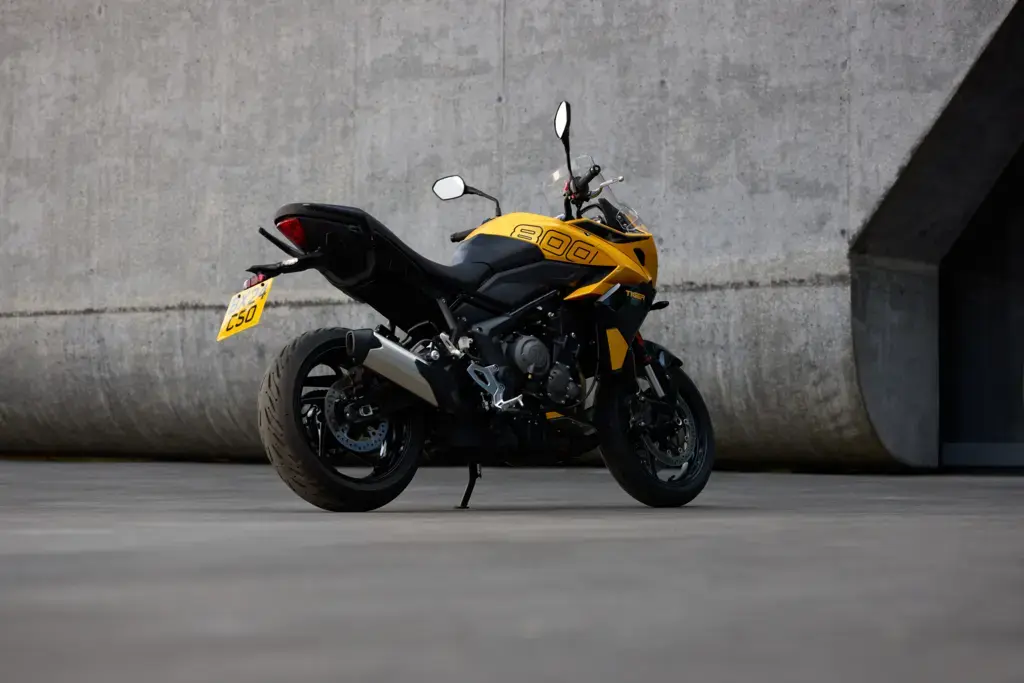 Triumph Tiger Sport 800 en la carretera