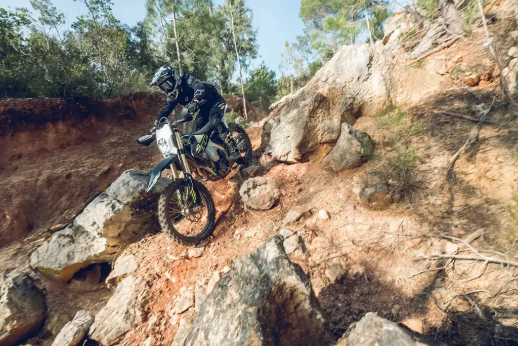 Hartes Enduro auf der Triumph TF250E