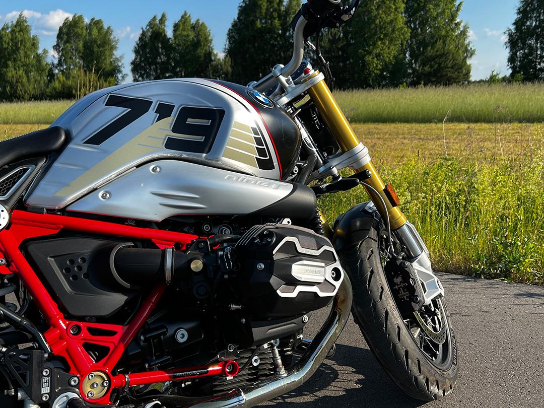BMW RnineT motorcycle option 719 painting