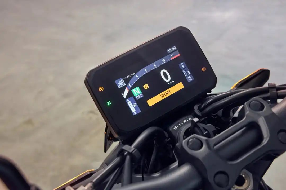 Honda Hornet color display