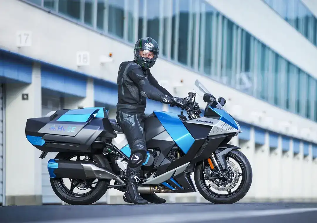 hydrogen-powered motorcycle, the Ninja H2